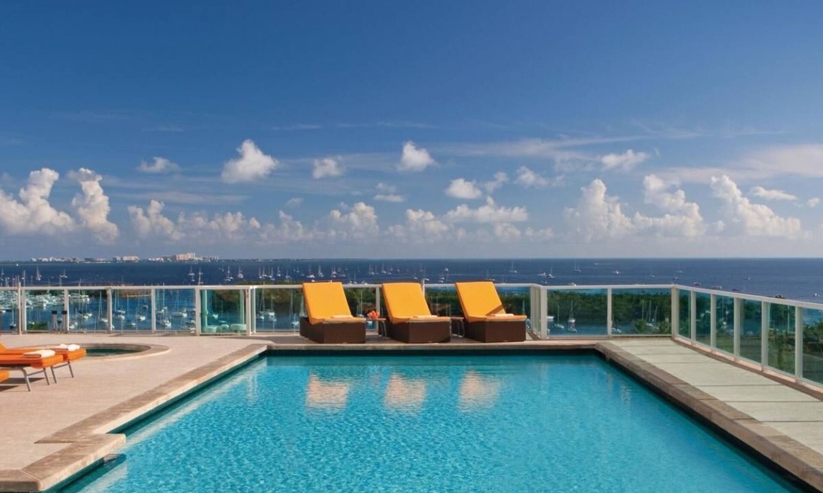Southwest Coconut Grove Apartment | Beautiful&Luxury Condo "5 Star Hotel"as Low as $125 night!FREE Parking Included