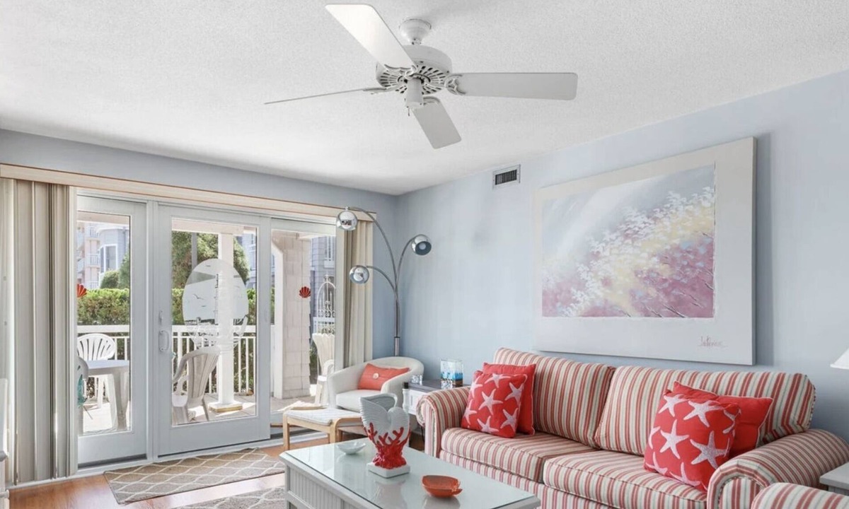 Diamond Beach Condo | Beautiful Poolside Condo located across the street from the beach!
