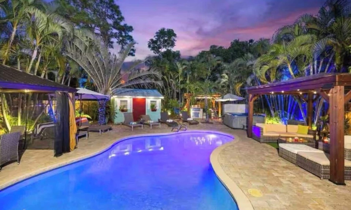 South Middle River House | Beautiful Retreat in Fort Lauderdale