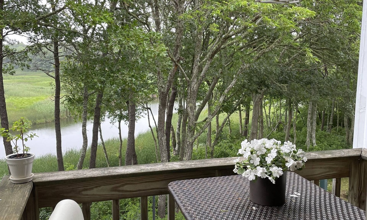 Mashpee Neck House | Beautiful Riverview Condominium