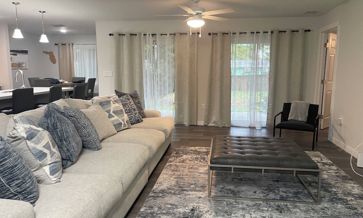 West Little River House | Beautiful & Spacious 3 Bedroom Miami Home – Perfect for Families & Groups.