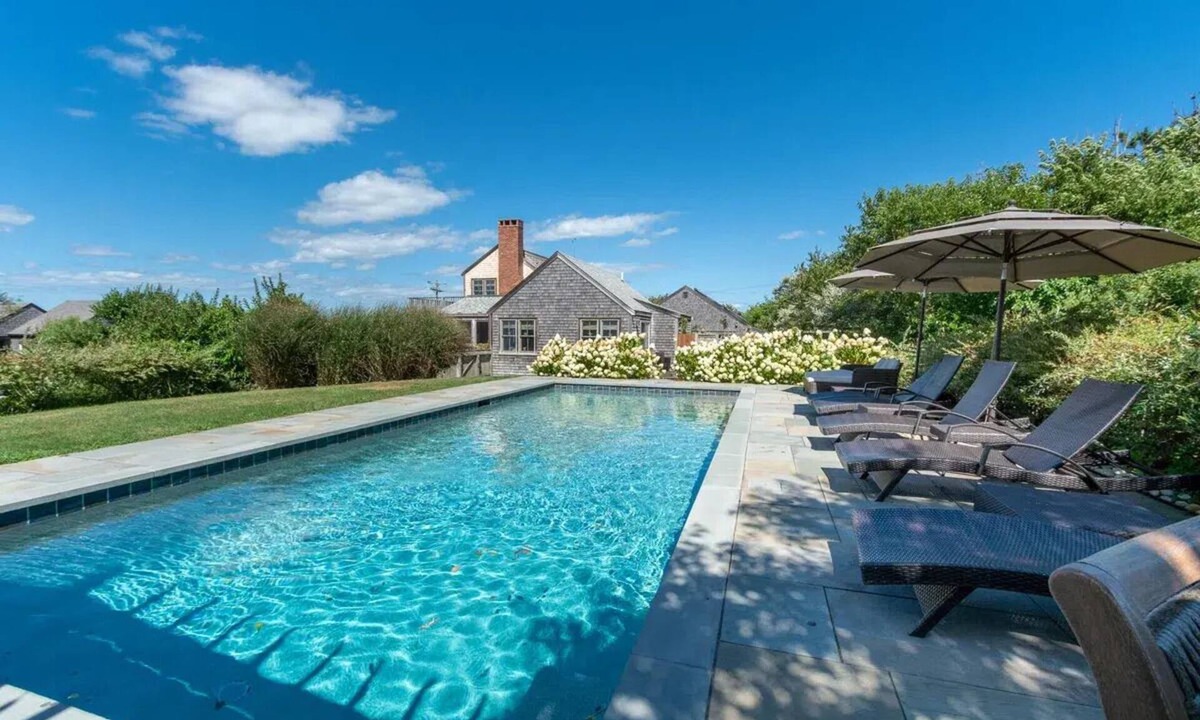 Madaket House | Beautifully appointed family house with expansive water views