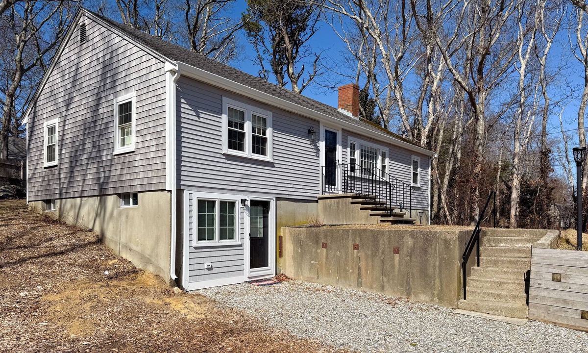 East Dennis House | Beautifully renovated home near Scargo Lake with deck, W/D, AC, games, & yard