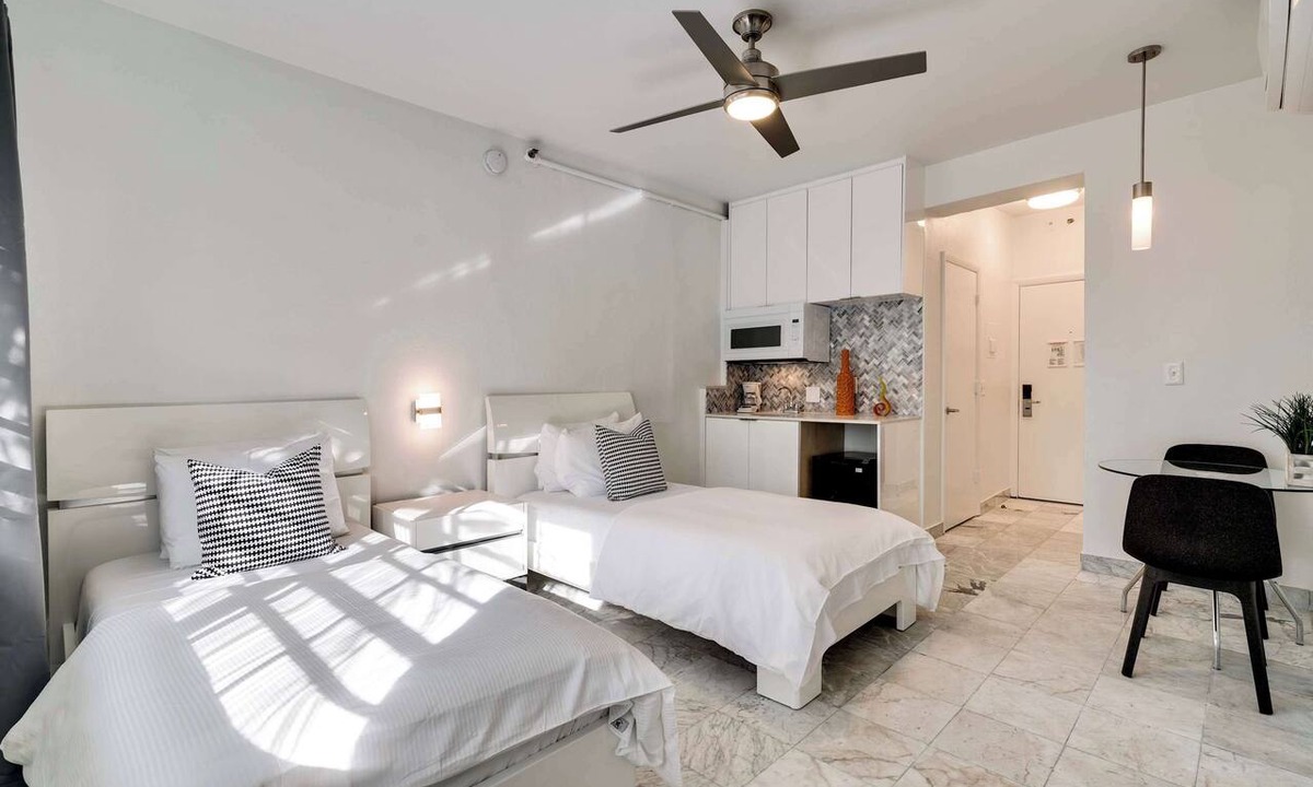 Flamingo/Lummus Condo | Best Beach Location | Wi-Fi, TV & Amenities