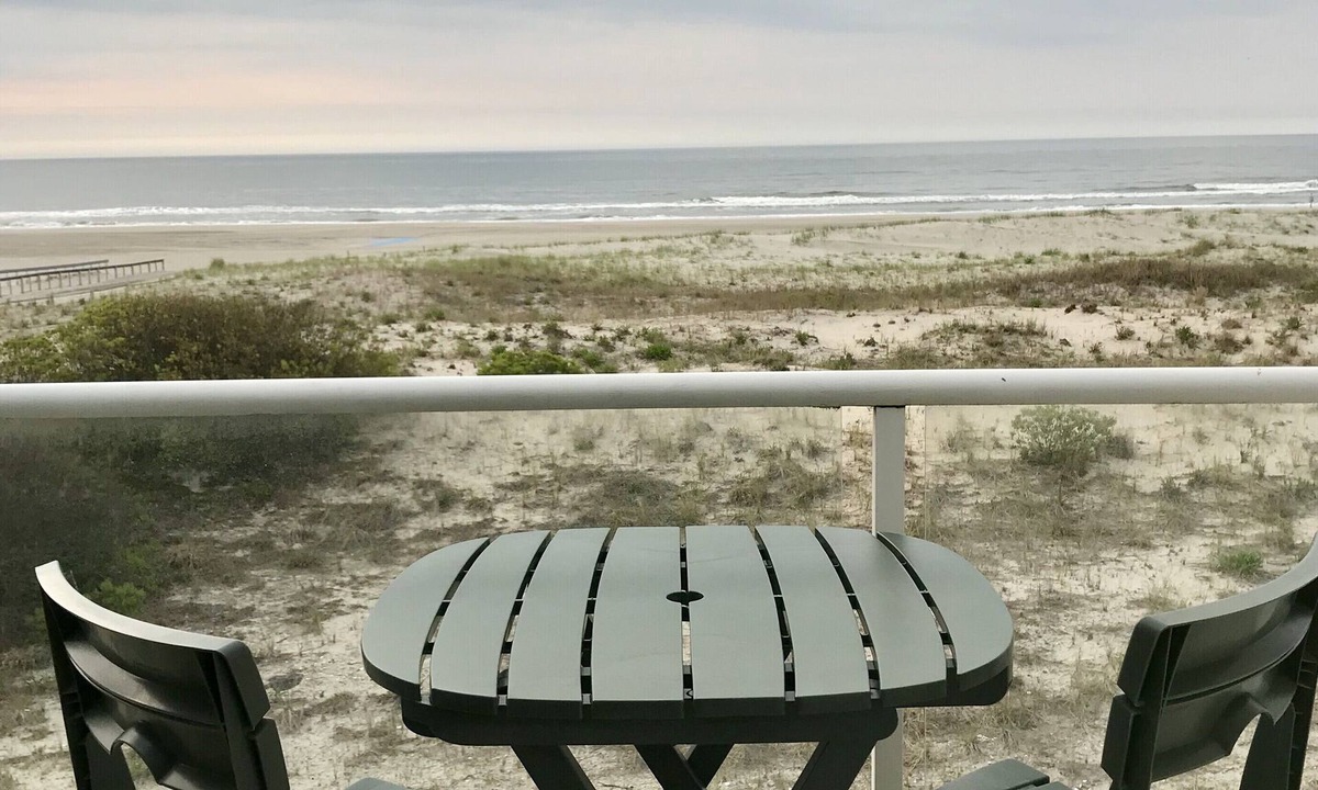 South End House | Best Beachfront - Expansive OCEAN VIEWS Perfect location! 2 decks & large patio