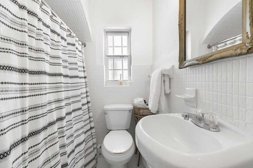 South Pointe Bed & Breakfast | Best House Renovated @ SoBe I Sleeping 16 guests