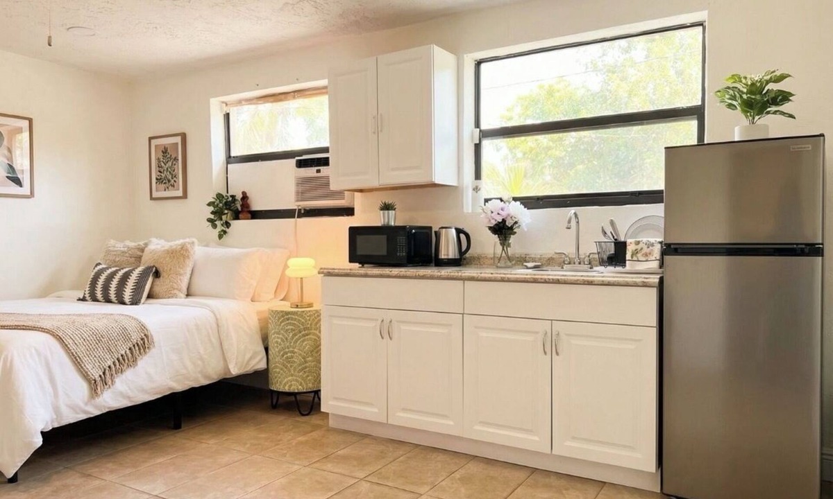 Fort Lauderdale Apartment | Best of Both Worlds peaceful close to fun spots