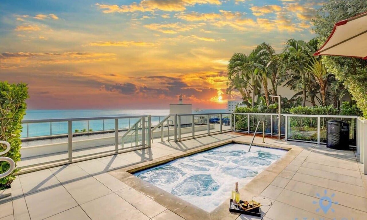 Hollywood Apartment | Best Stay–Rooftop Pool & Hot Tub|Hollywood Beach