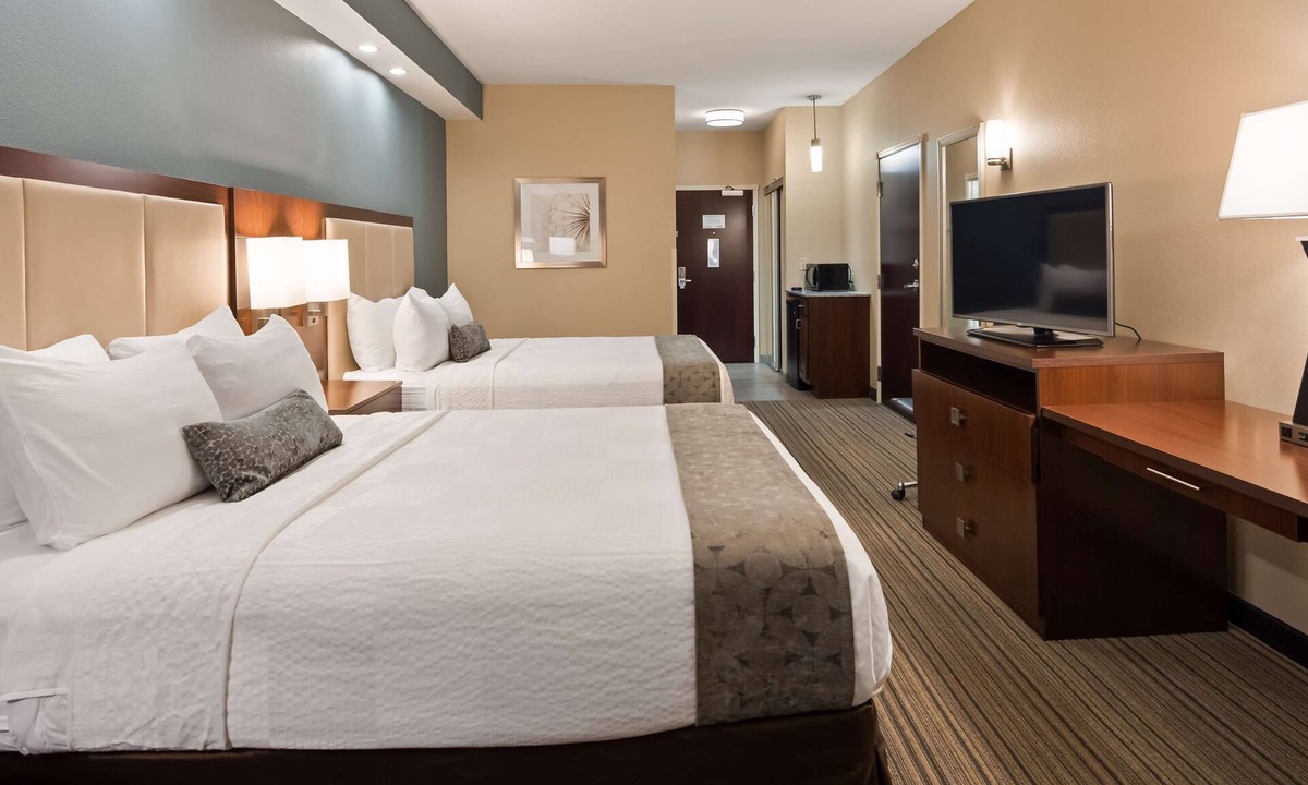 Poland Hotel | Best Western Plus Boardman Inn & Suites