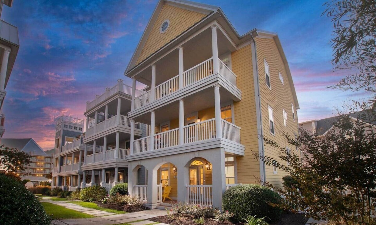 Fenwick Island House | Big Yellow House 100 steps from DE/MD Beach