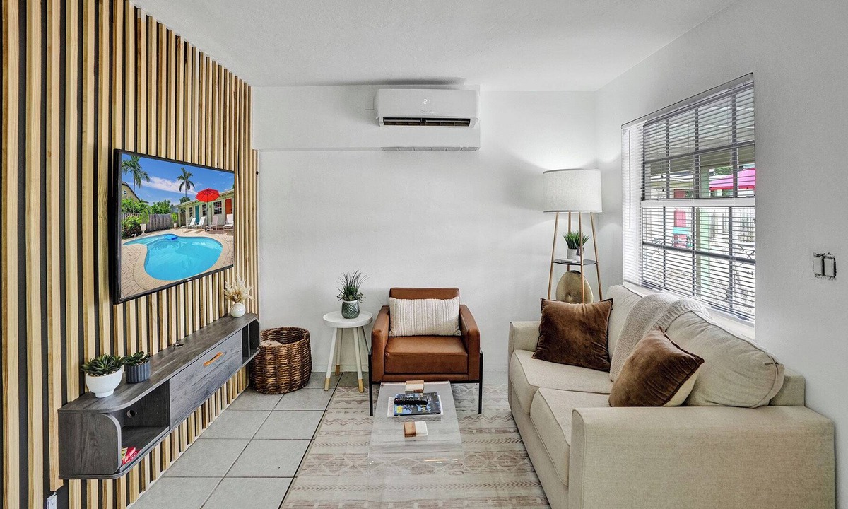 Victoria Park Villa | Bimini House-Villa Rojas with Pool and Netflix Minutes from Downtown