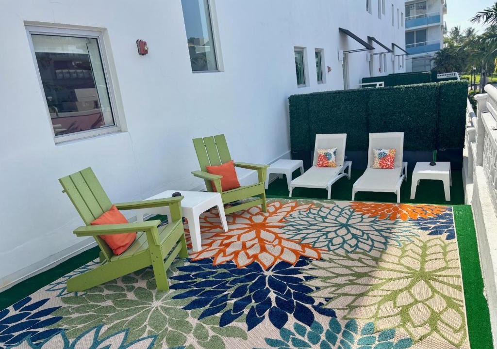 South of Fifth Hotel | Blanc Kara- Adults Only