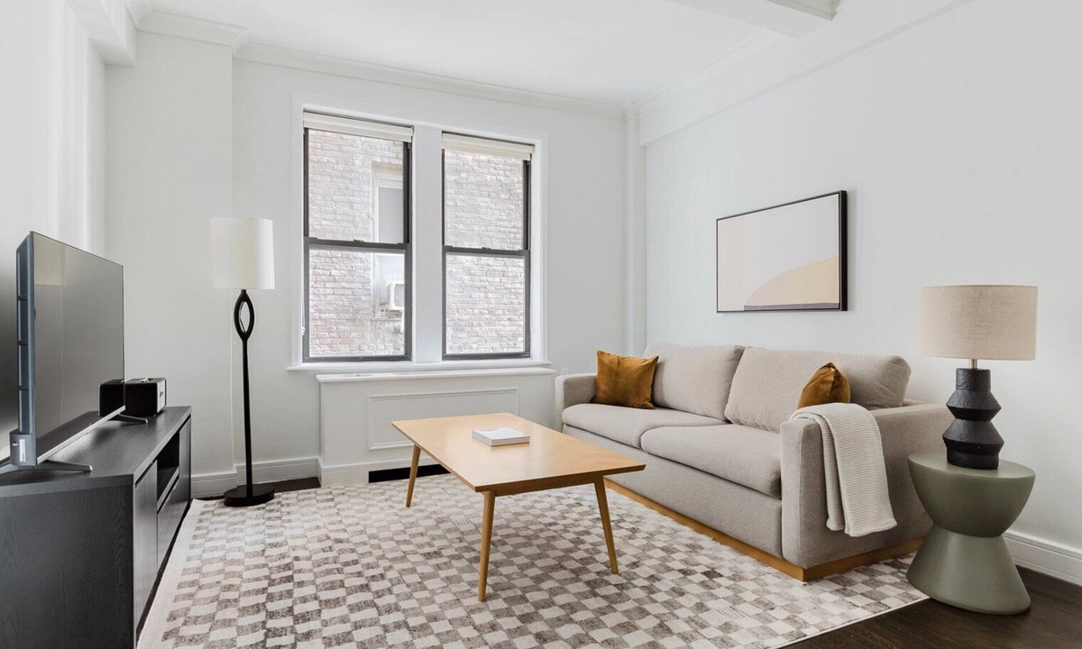 Lincoln Square Apartment | Blueground | Lincoln Square, fitness, nr Central Park