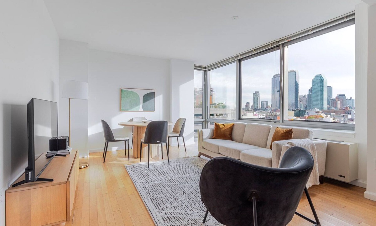 Hunters Point Apartment | Blueground | Long Island City, pool, nr Gantry Plaza