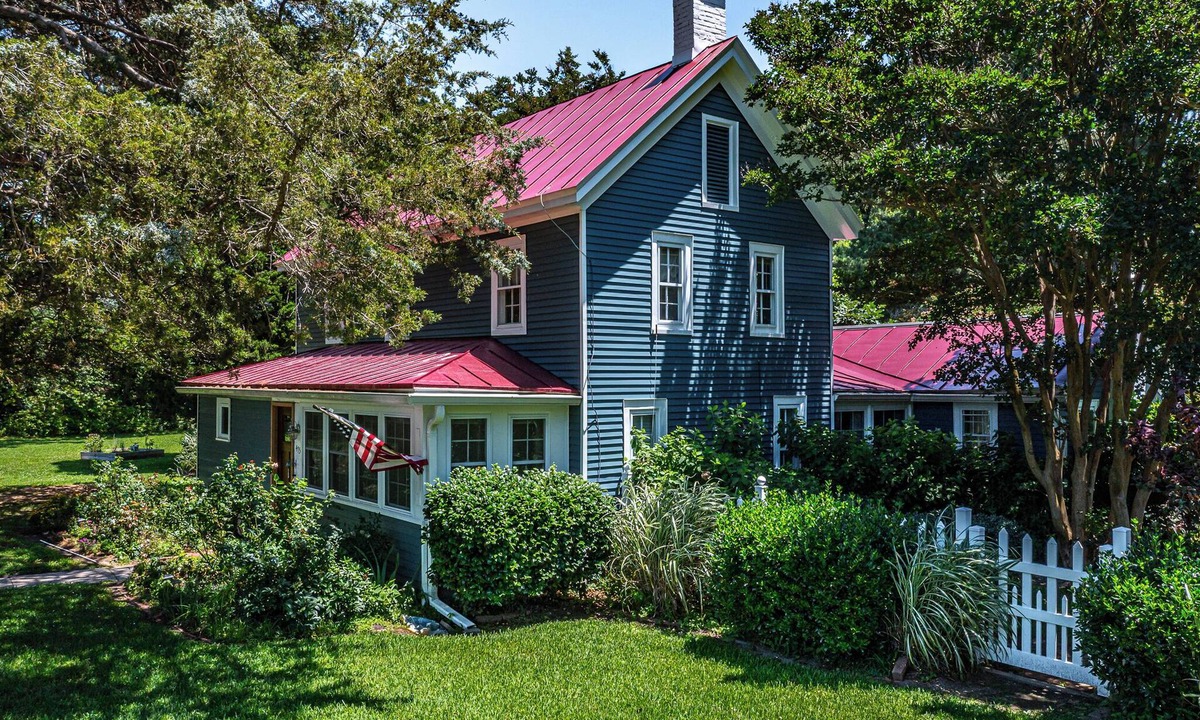 Gwynn Other | Boaters Paradise! Large Fenced in Yard - Relax on Island Time in Private Pool!