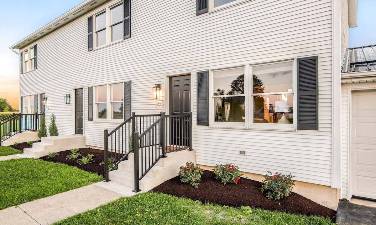 Homerville Apartment | Boho Bungalow | Amish Country + Outdoor Patio
