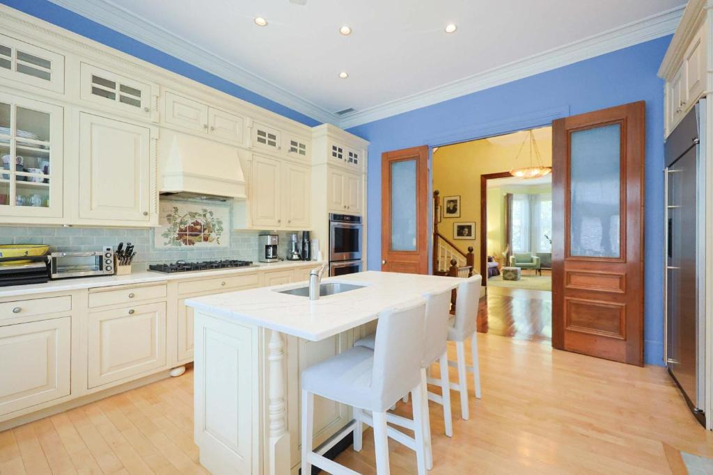 Back Bay West House | Boston Brownstone Stay, Includes Parking