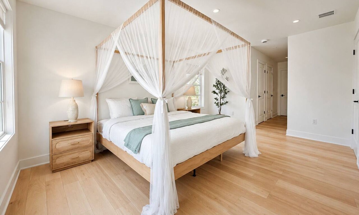 Keansburg House | Brand New 2026 Villa, 5 min Walk to the Beach, King Canopy Suite, Sleeps 14