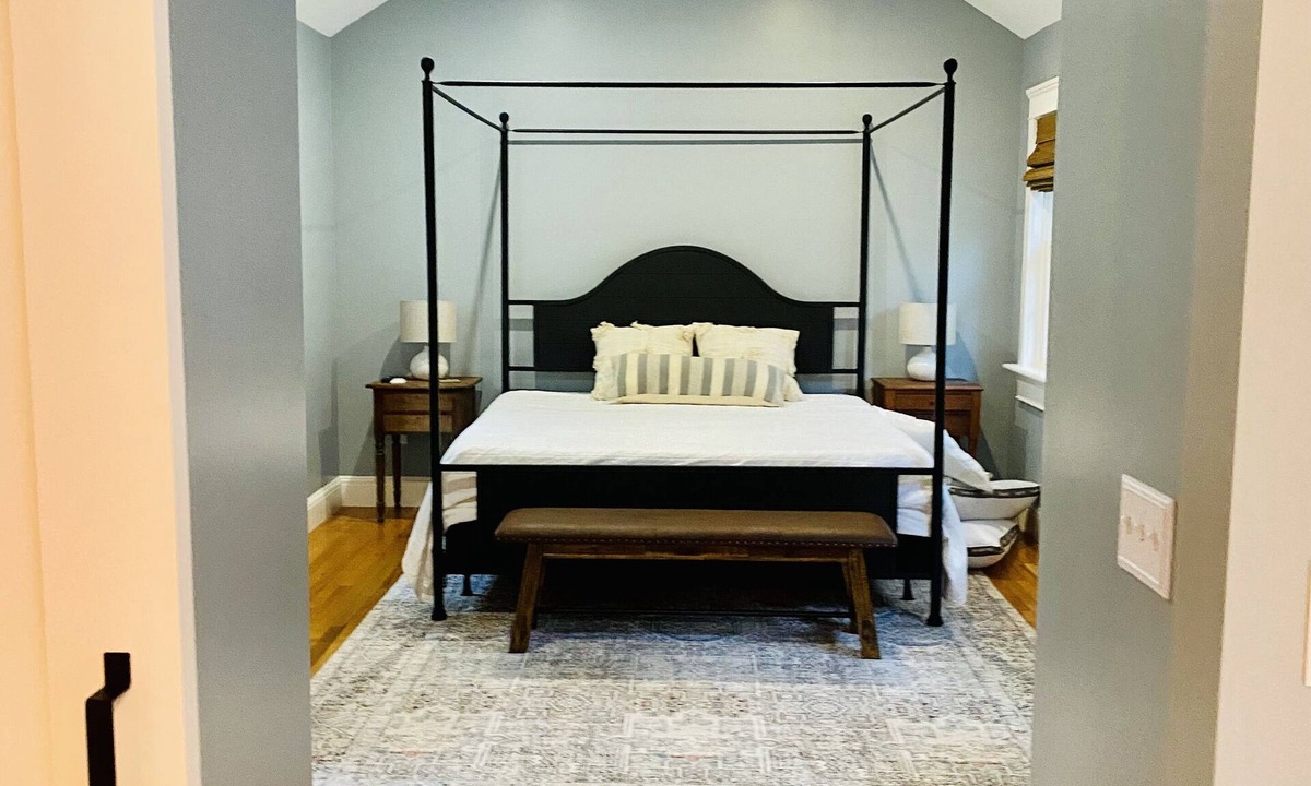 Katama House | BRAND NEW KITCHEN! CLOSE TO DOWNTOWN EDGARTOWN AND THE BEACH!