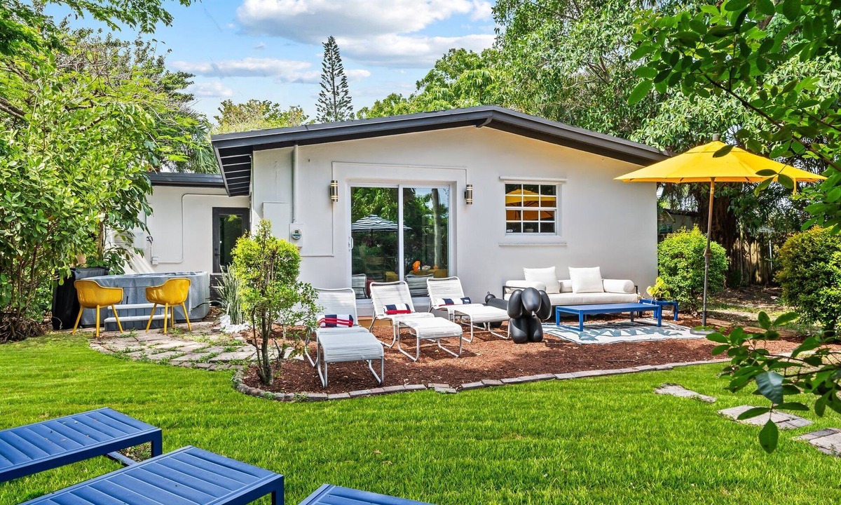 Fort Lauderdale Villa | Brand New Lux Private Retreat with Hot Tub - by HardRock,LasOlas,beach, airport