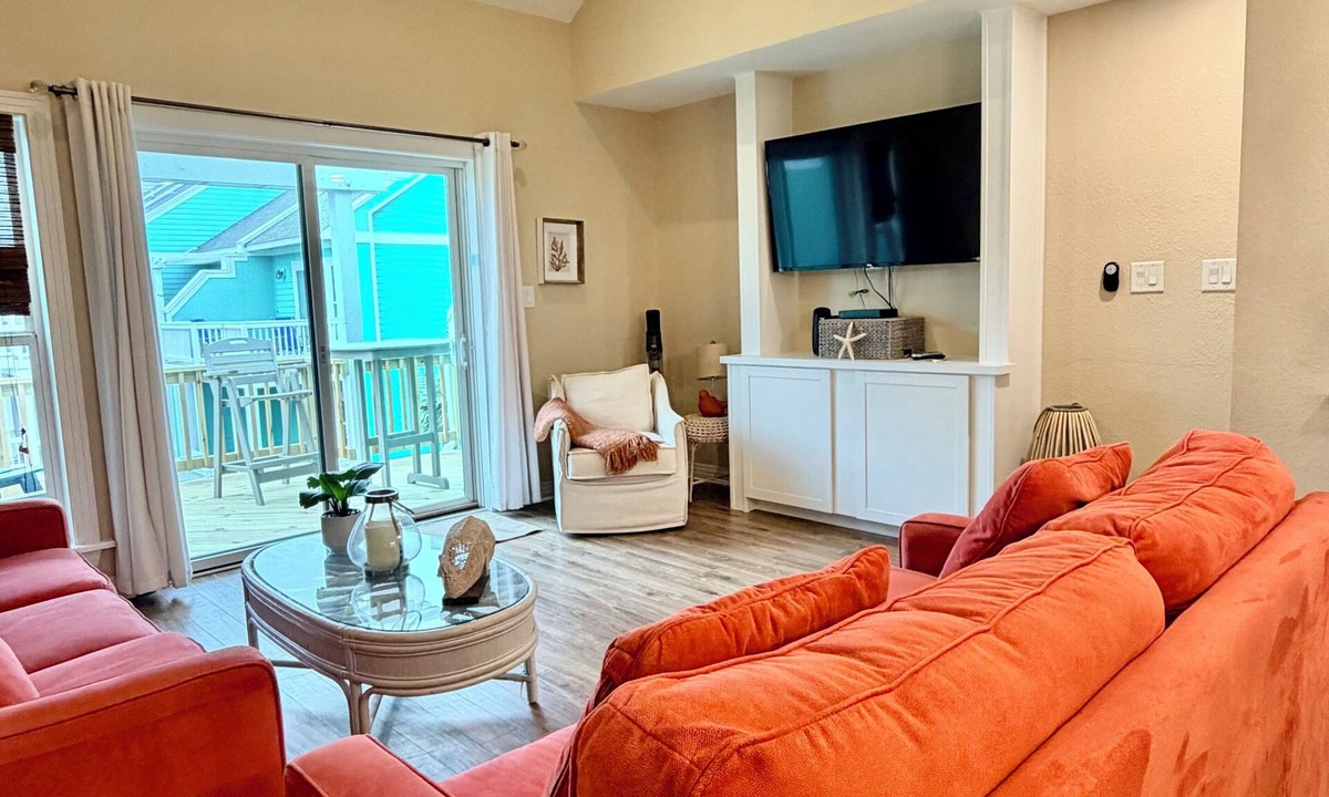Bermuda Bay Condo | Break Time 3 BR, 3.5 Bath, Mini-Waterpark, Pool, Gym, Linens Provided, Sleeps 7
