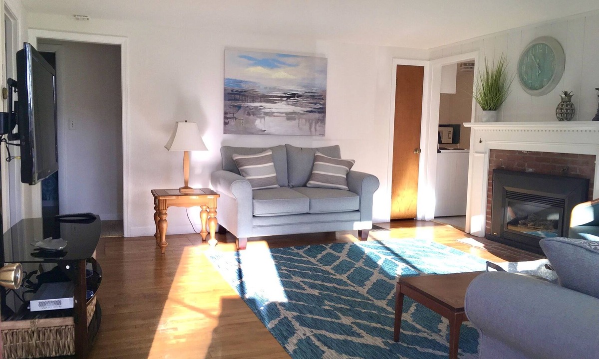 Bass River Cottage | Breezy Vibes Cottage (3bd) ~ Backyard Blissful ~ Walk to beaches