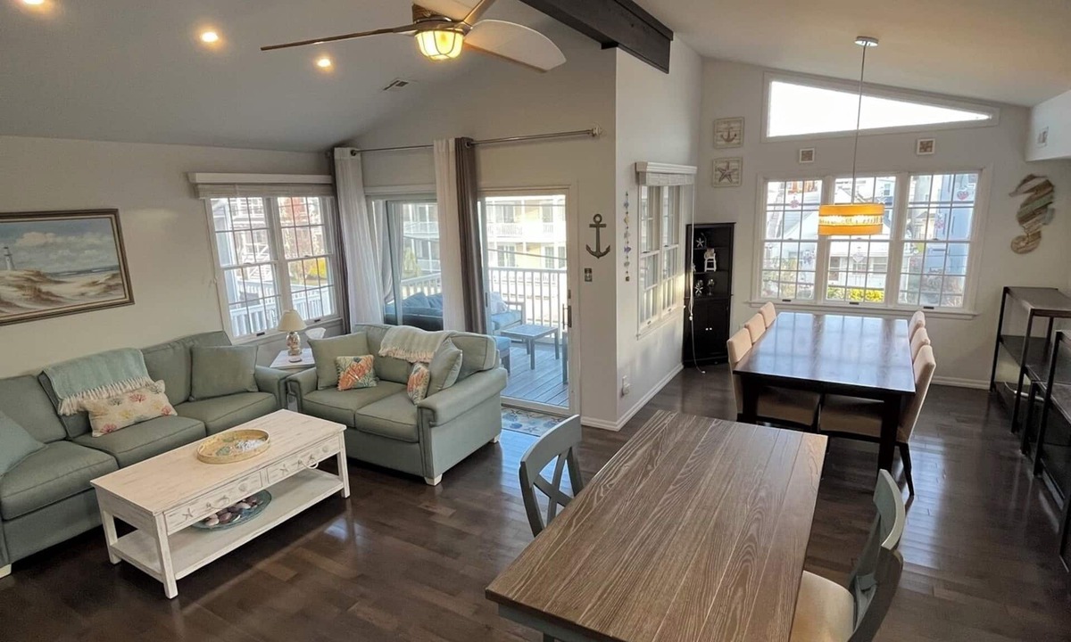 South End Condo | Bright & Airy Condo in South End Ocean City