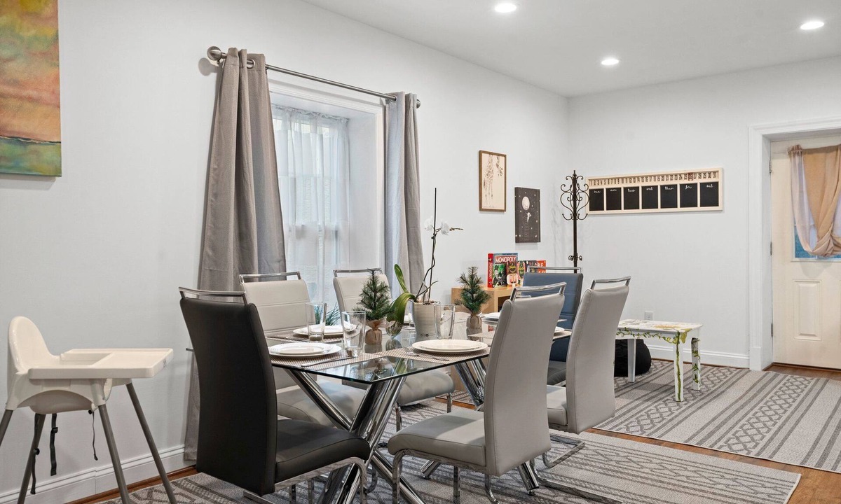 Pentagon City Apartment | Brightly Lit English Basement With High Ceilings And Extra Large Windows