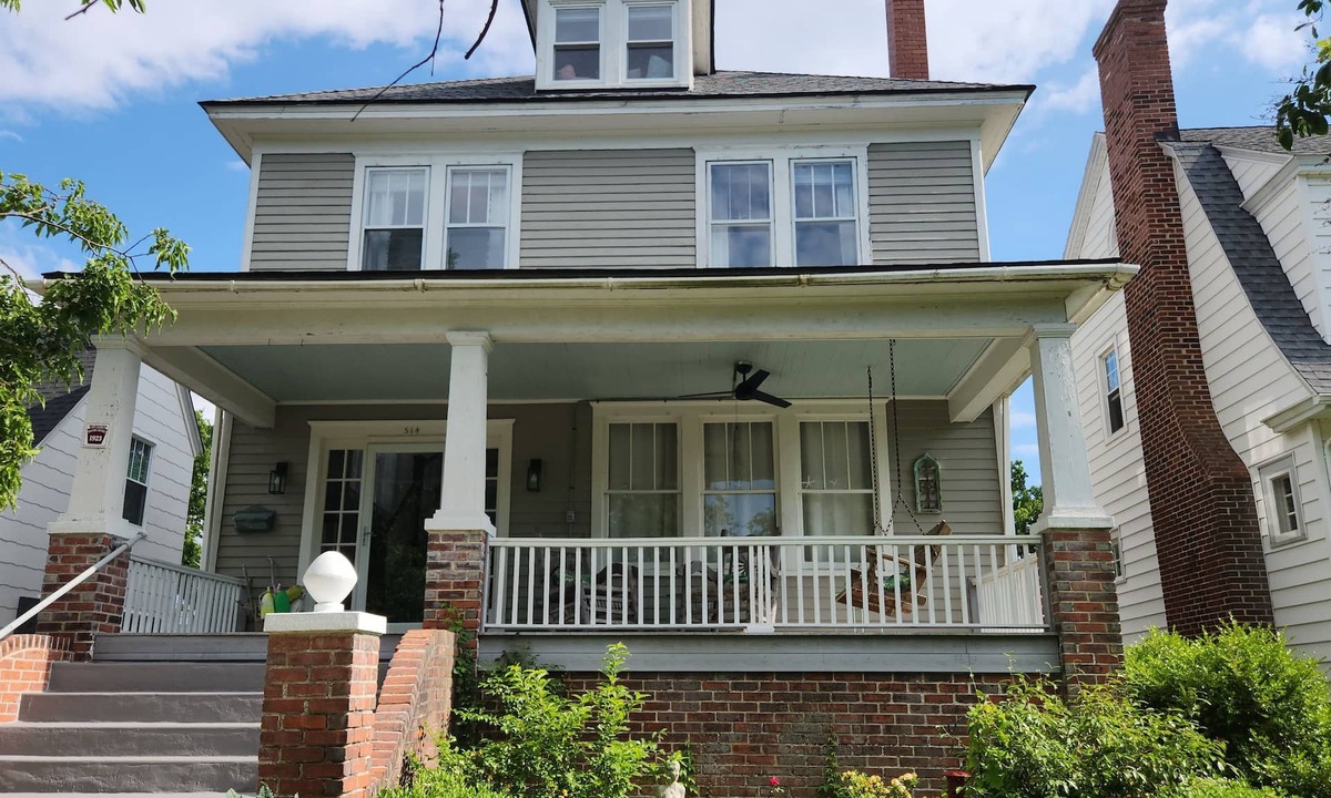 Cape Charles House | Bring the whole family to the Summer House. 6 bedroom, 2 bath sleeps 12.