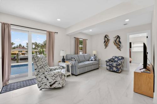 Garden Isles House | Cabana Retreat Private Dock