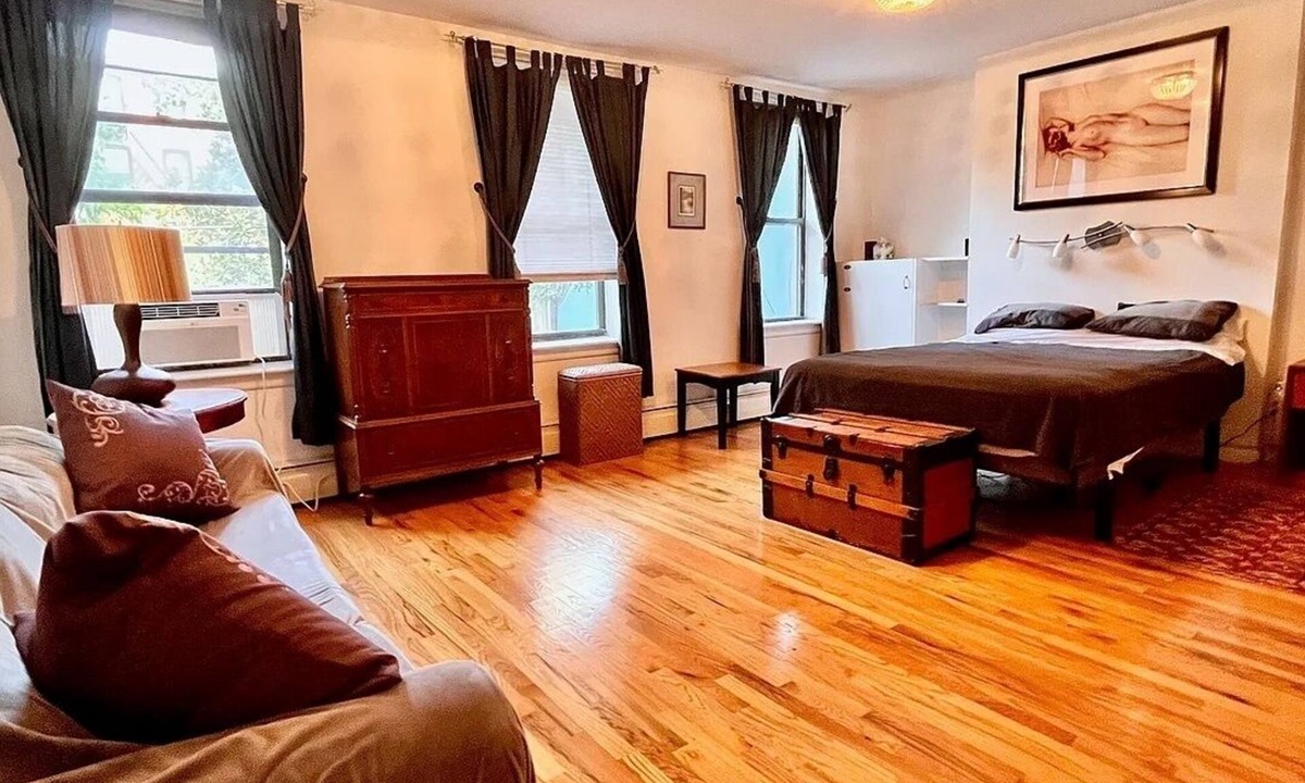 Clinton Hill Apartment | Calm, Quiet Oasis in the city! 2BR 2Bath, Private Duplex in Clinton Hill
