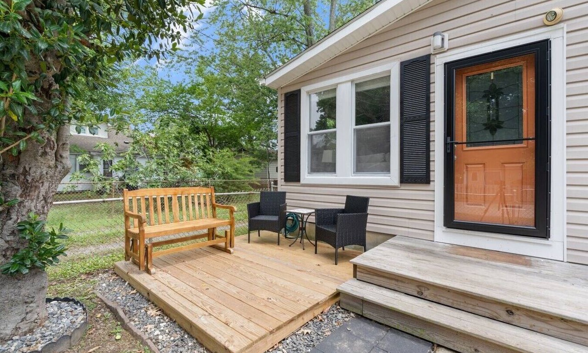North Beach House | Calvert Cottage w/beach passes