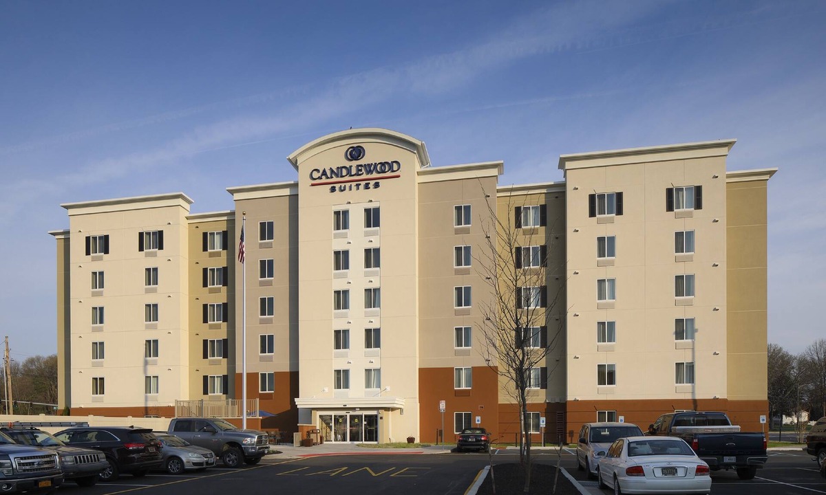Yorkshire Hotel | Candlewood Suites Newark South - University Area by IHG