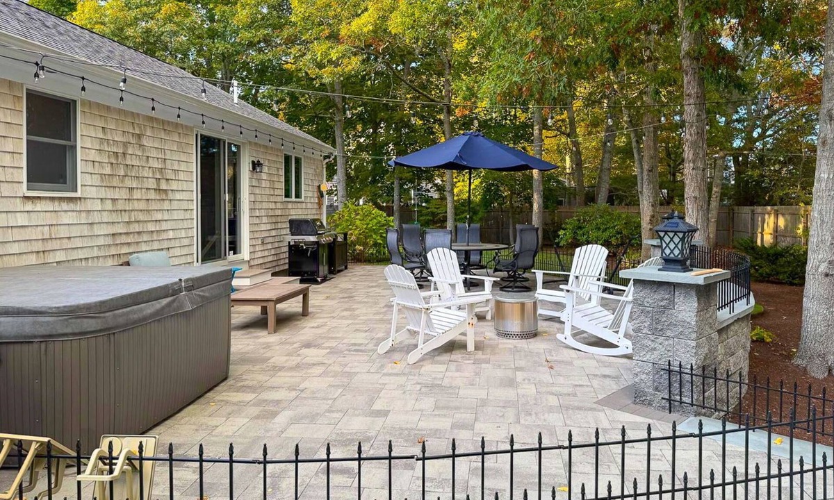 West Hyannisport House | Cape Cod Fireplace/Hot Tub Fire Pit & Beach