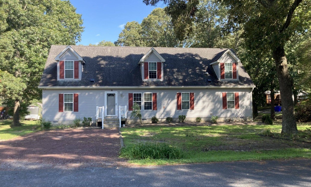 The Glade Cottage | Cape Cod in Rehoboth Beach, Pet Friendly