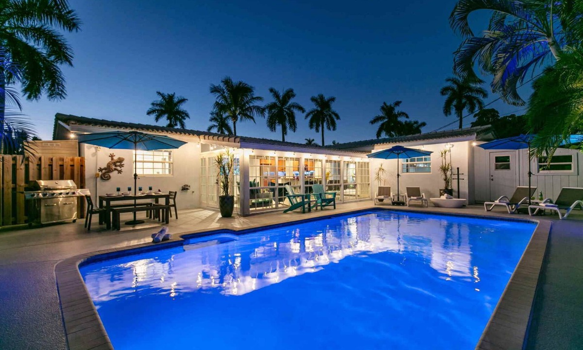 Coral Ridge Isles House | Casa Azul with a Private Heated Saltwater Pool