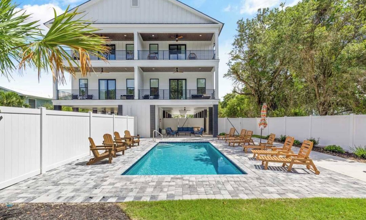Long Bay Estates House | Casa Blanca Palace Luxe Sea View Home w 2 Pools
