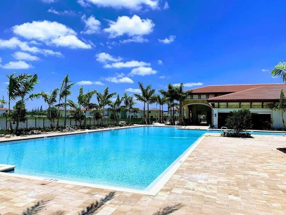 Miami Lakes Apartment | Casa con vista al lago