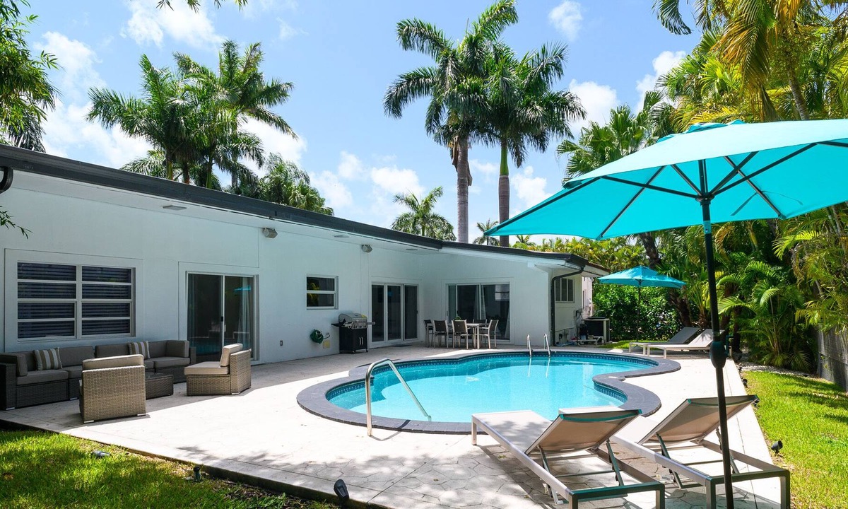 North Bay Village House | Casa Florida 5 Bedrooms w Pool Close Miami Beach