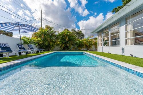 Garden Isles Villa | Casa Palm Serenity I Pool Mins to the Beach!