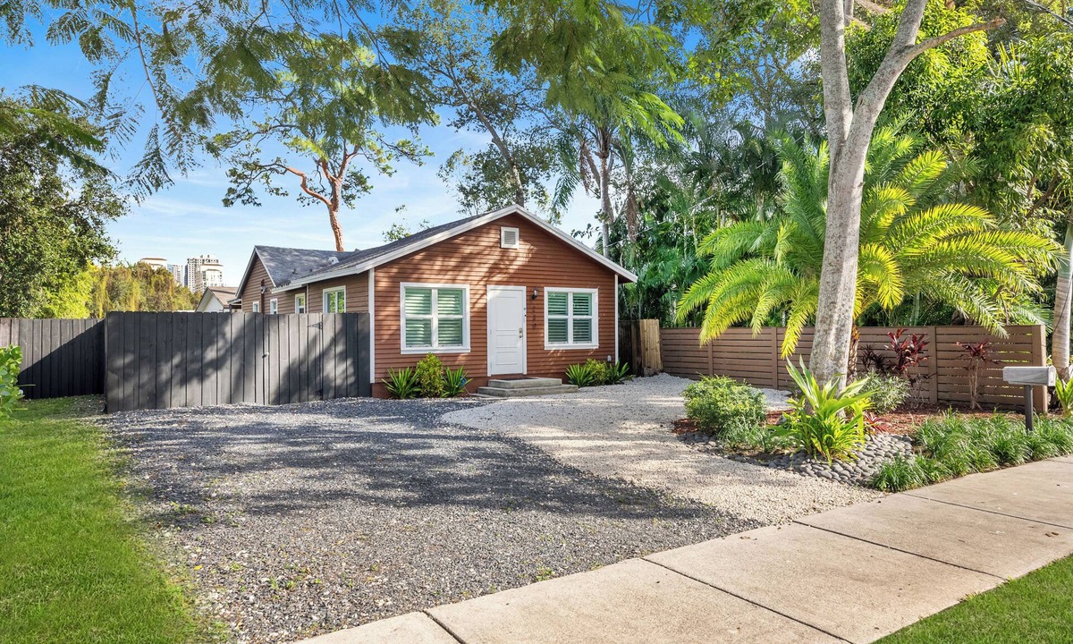 Sailboat Bend House | Casa Thalassa within a mile to Las Olas Strip