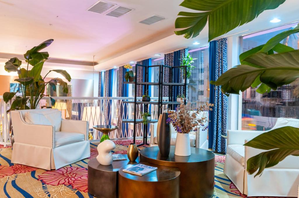 City Center Hotel | Catalina Hotel & Beach Club