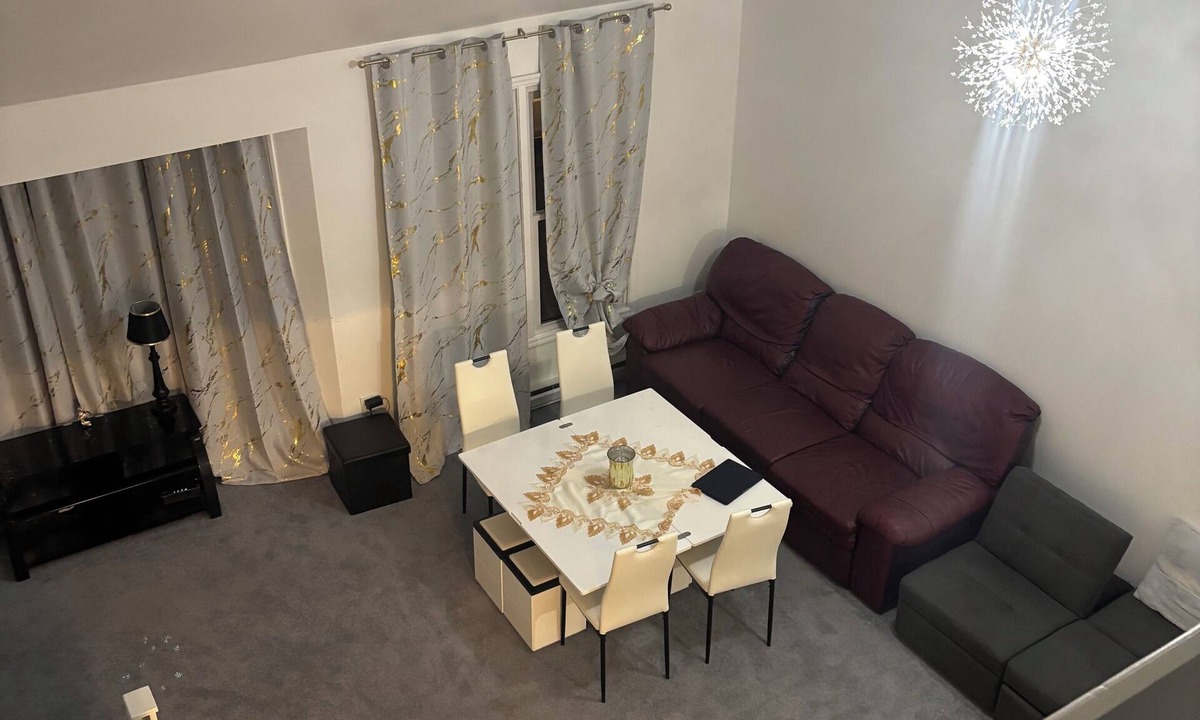 Albany House | Celebrate your vacation or business eve relaxation in elite Albany-center house