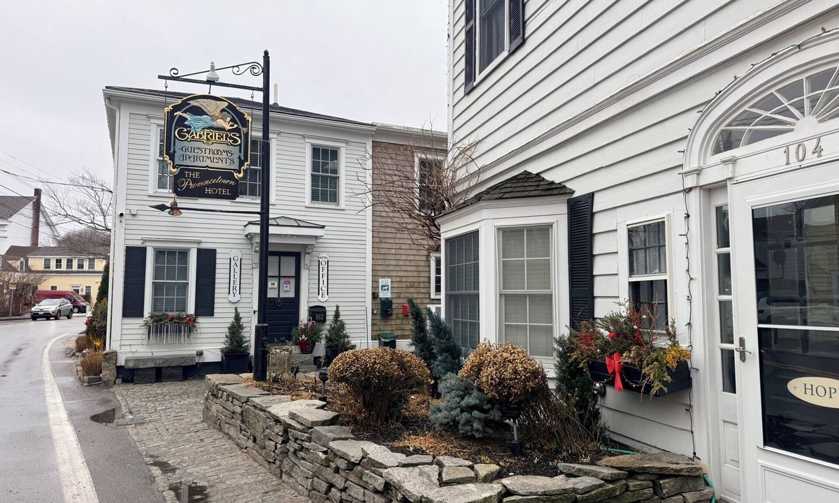Provincetown Condo | CENTER OF TOWN: 1 Bedroom, 1 Bath, WiFi, King-size Tempur-Pedic