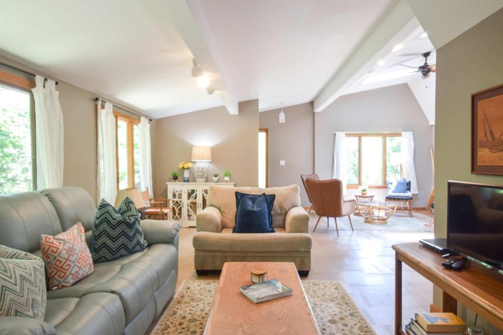 Marstons Mills House | Central AC 3 Min Walk to Pond