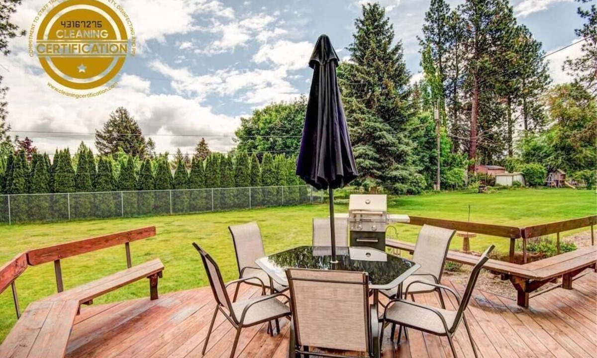 Spokane Valley House | Central AC-Huge Fenced Bkyrd-15 Min 2 Dwntwn-Luxe Bthrm-arcade-Eco Clean