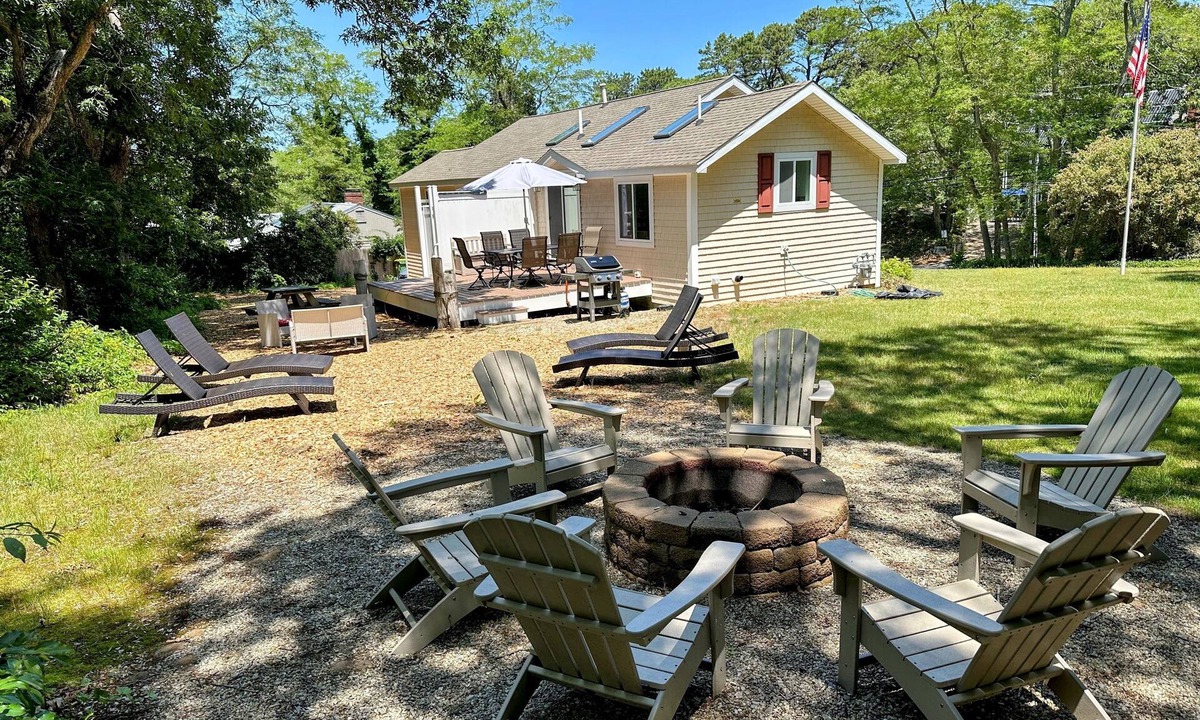 North Eastham House | Central AC, Large Deck, Renovated & Walk to Cooks Brook - Ideal for Two Families