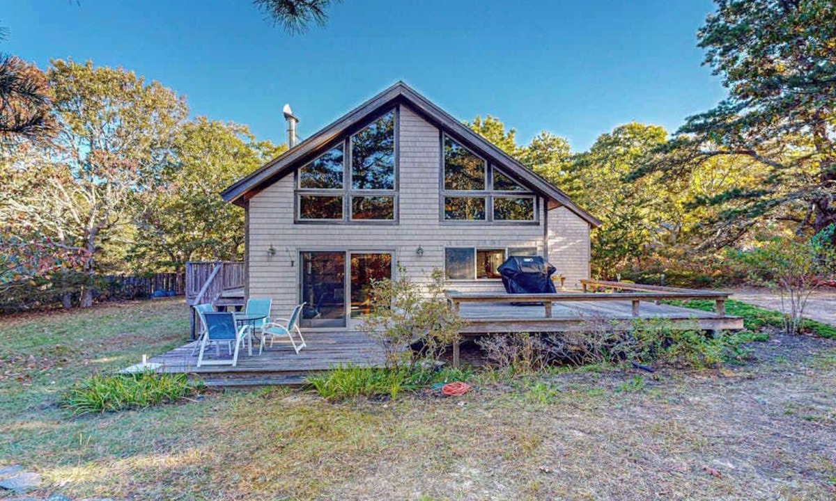 Edgartown House | Centrally located Island getaway with bike path access, patio, W/D, & games