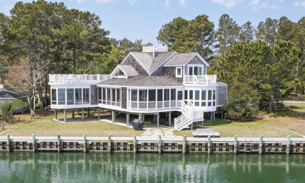 Chincoteague House | Charlotte's Morning Sun | Luxury Oyster Bay Waterfront w/Unobstructed Views, Screened Porch & Dock