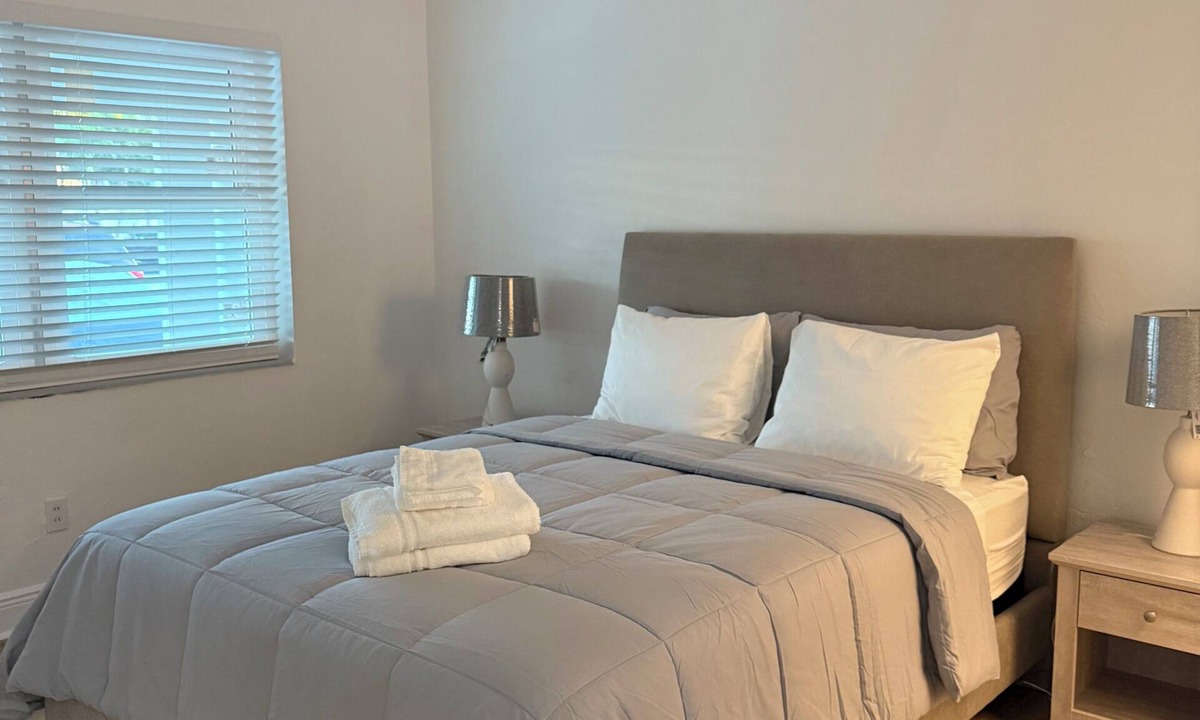 Imperial Point Apartment | Charming 1-bedroom apartment in Fort Lauderdale with WiFi. Close to the beach,